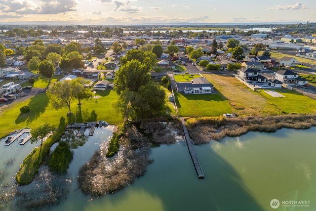 1609 W Lakeside Drive, Moses Lake, WA 98837