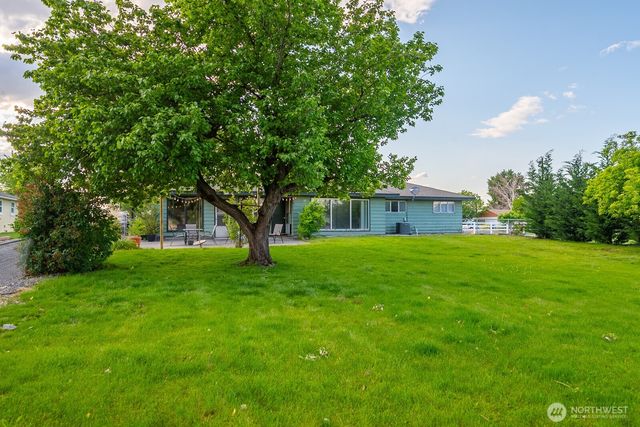 1609 W Lakeside Drive, Moses Lake, WA 98837