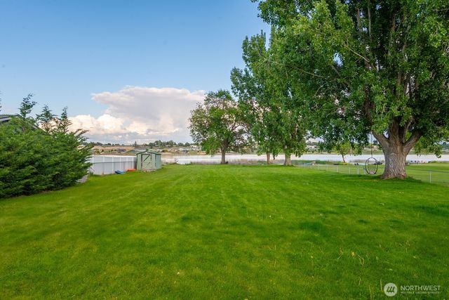 1609 W Lakeside Drive, Moses Lake, WA 98837