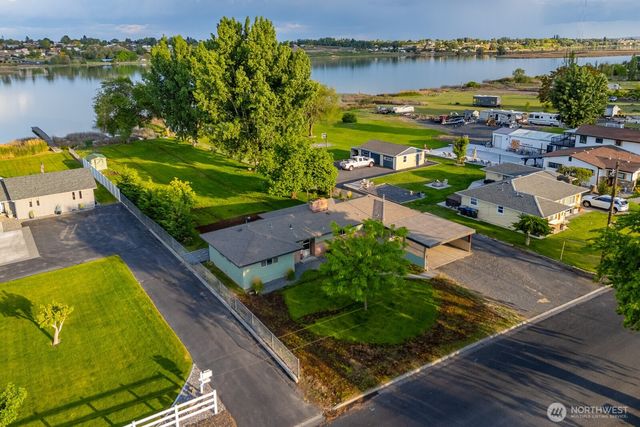 1609 W Lakeside Drive, Moses Lake, WA 98837