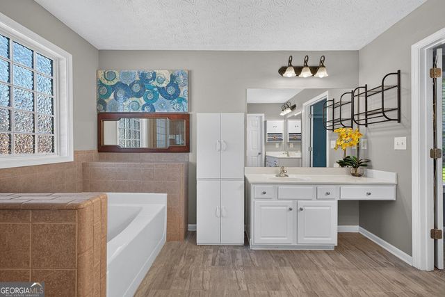 1237 Laurelwood Lane, Lawrenceville, GA 30045