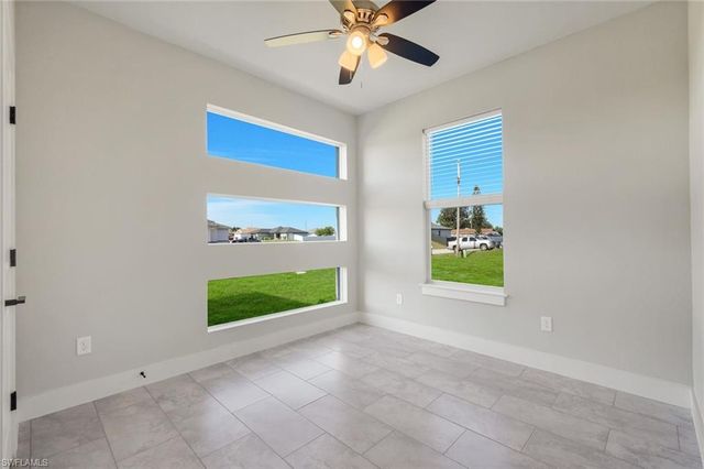 421 NE 19th TER, Cape Coral, FL 33909