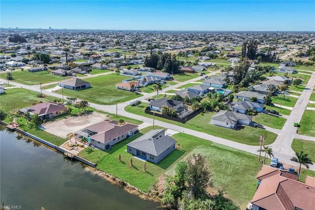 421 NE 19th TER, Cape Coral, FL 33909