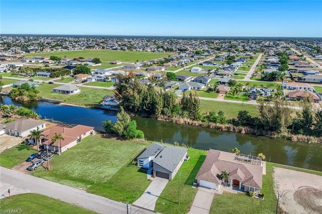421 NE 19th TER, Cape Coral, FL 33909