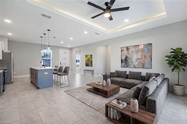 421 NE 19th TER, Cape Coral, FL 33909