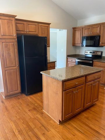 16774 Newbury Avenue, Macomb Twp, MI 48044