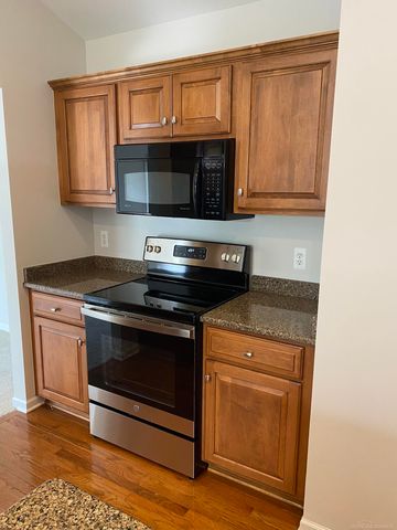 16774 Newbury Avenue, Macomb Twp, MI 48044