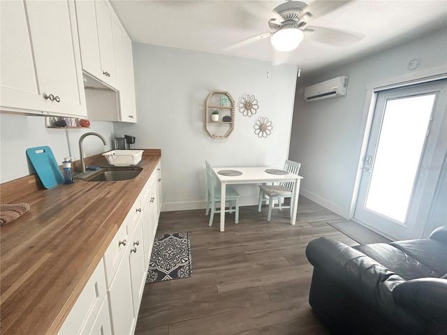 8656 MAGNOLIA DRIVE, Seminole, FL 33777