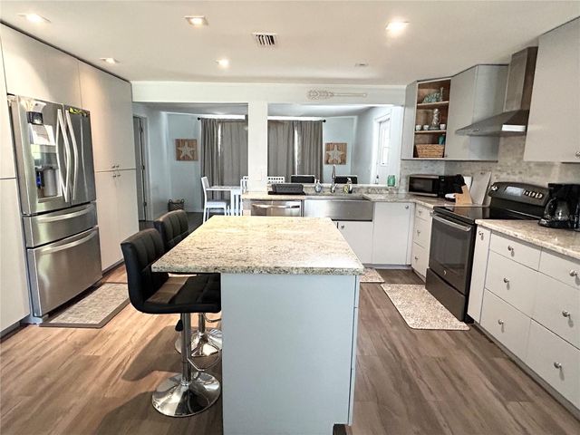 8656 MAGNOLIA DRIVE, Seminole, FL 33777