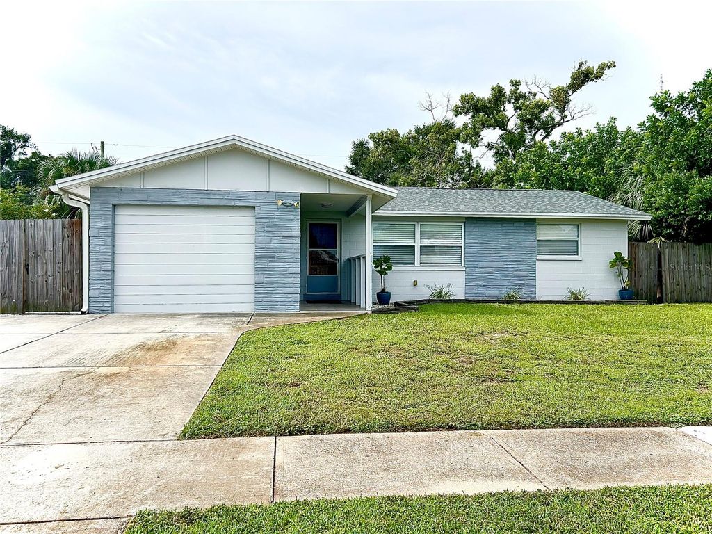 8656 MAGNOLIA DRIVE, Seminole, FL 33777