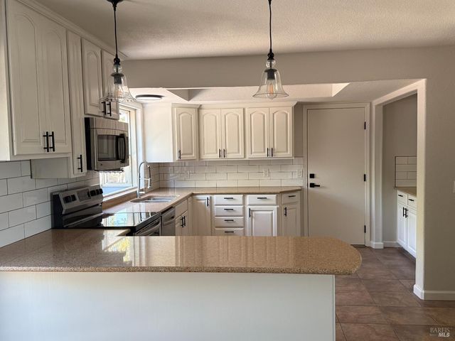 1661 Fairfield Ave, Fairfield, CA 94533