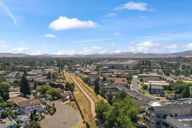 1661 Fairfield Ave, Fairfield, CA 94533