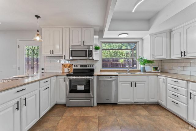 1661 Fairfield Ave, Fairfield, CA 94533