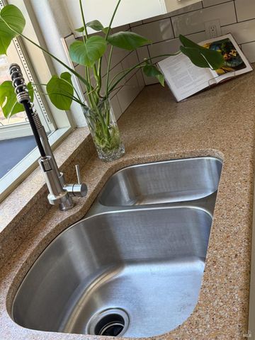 1661 Fairfield Ave, Fairfield, CA 94533