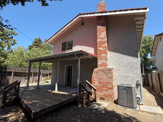 1661 Fairfield Ave, Fairfield, CA 94533