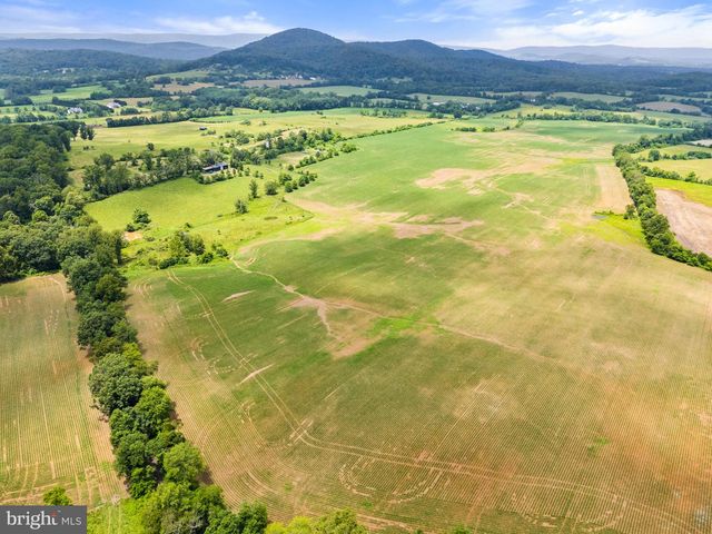 10674 ADA RD, Marshall, VA 20115
