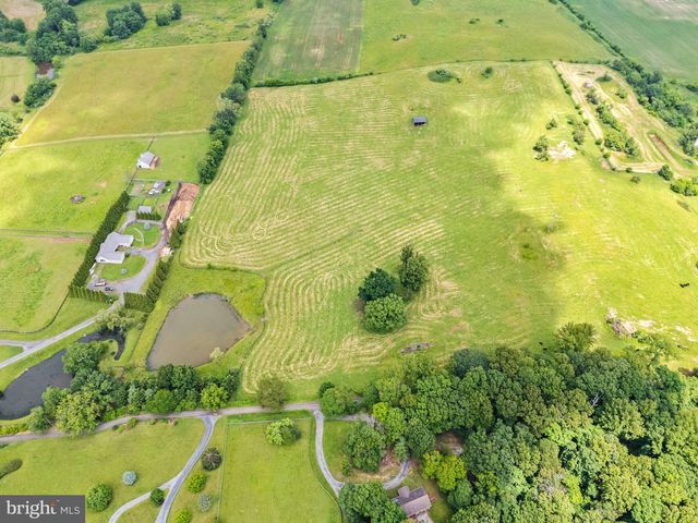 10674 ADA RD, Marshall, VA 20115