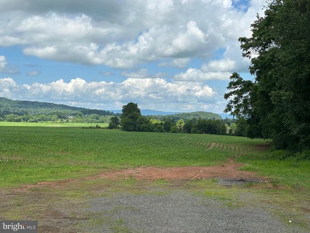 10674 ADA RD, Marshall, VA 20115