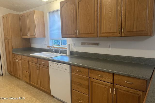 668 W Minnesota Ave, Hayden, ID 83835