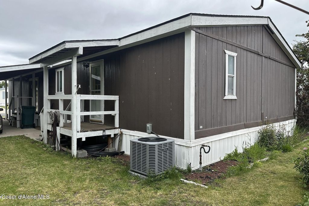 668 W Minnesota Ave, Hayden, ID 83835