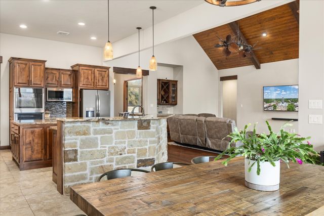 3512 Lakota Court, Granbury, TX 76048