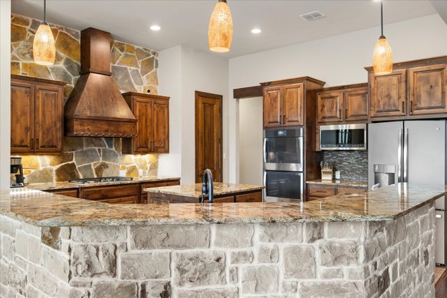 3512 Lakota Court, Granbury, TX 76048