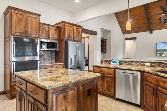 3512 Lakota Court, Granbury, TX 76048