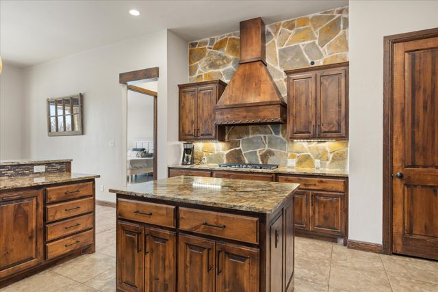 3512 Lakota Court, Granbury, TX 76048