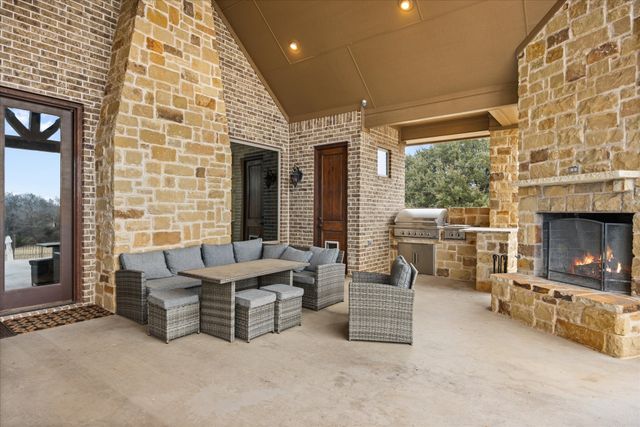 3512 Lakota Court, Granbury, TX 76048