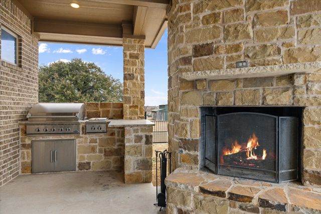 3512 Lakota Court, Granbury, TX 76048