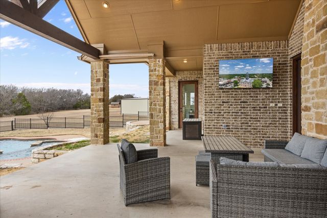 3512 Lakota Court, Granbury, TX 76048