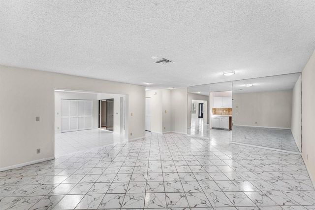 900 NW 30th Avenue D, Delray Beach, FL 33445