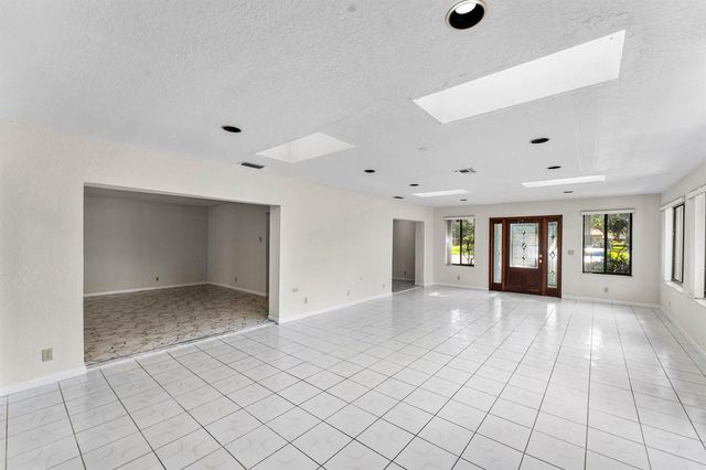 900 NW 30th Avenue D, Delray Beach, FL 33445