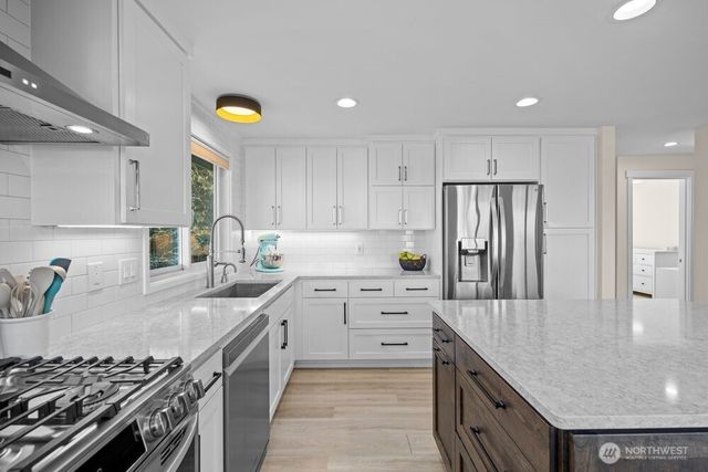 712 Alder Street, Edmonds, WA 98020