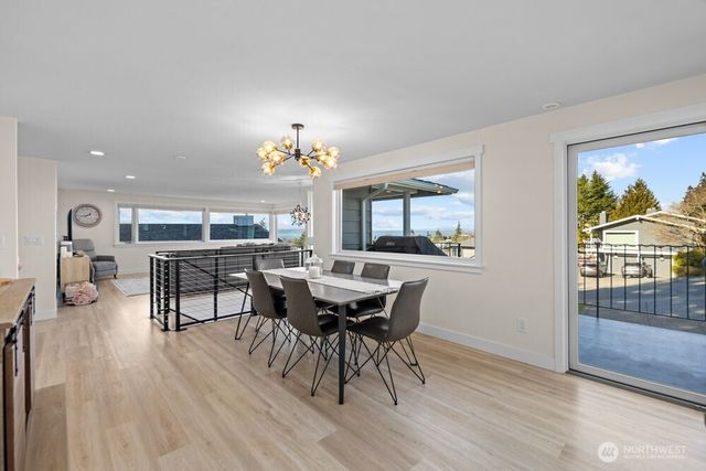 712 Alder Street, Edmonds, WA 98020