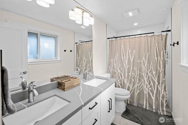 712 Alder Street, Edmonds, WA 98020