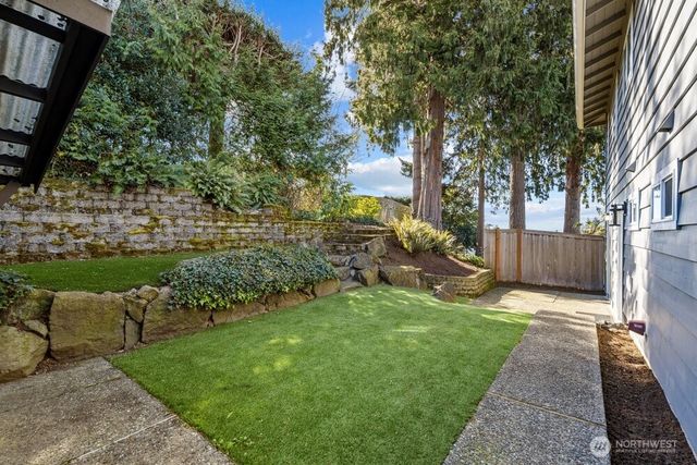 712 Alder Street, Edmonds, WA 98020