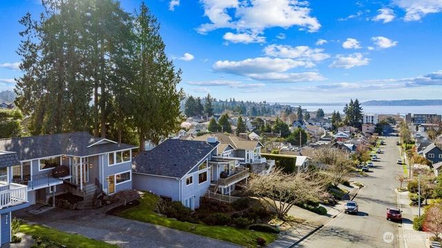 712 Alder Street, Edmonds, WA 98020