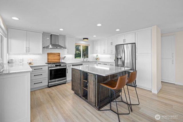 712 Alder Street, Edmonds, WA 98020