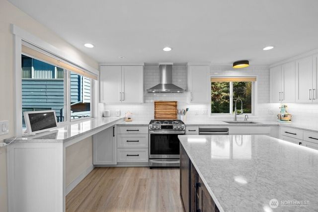 712 Alder Street, Edmonds, WA 98020