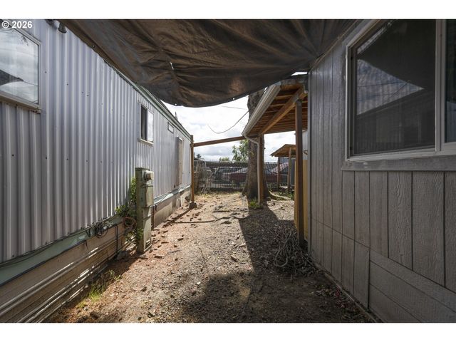 316 Sw BASELINE St 3, Hillsboro, OR 97123