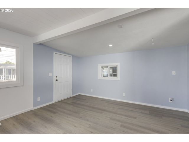 316 Sw BASELINE St 3, Hillsboro, OR 97123