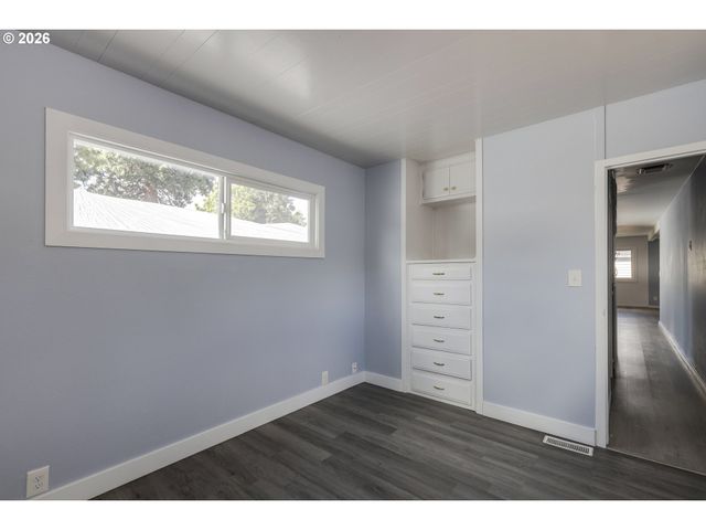 316 Sw BASELINE St 3, Hillsboro, OR 97123