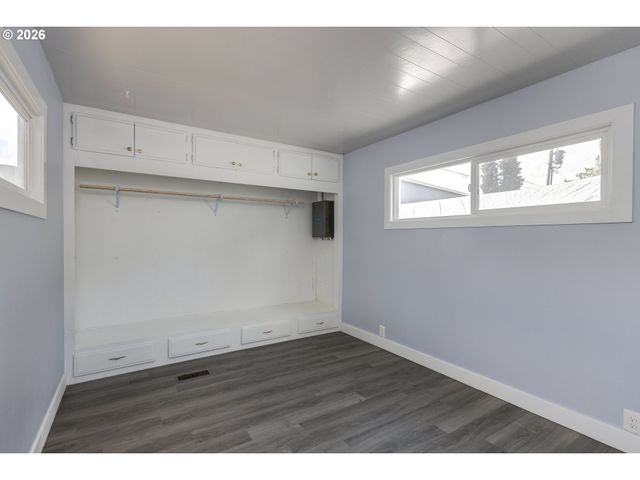 316 Sw BASELINE St 3, Hillsboro, OR 97123