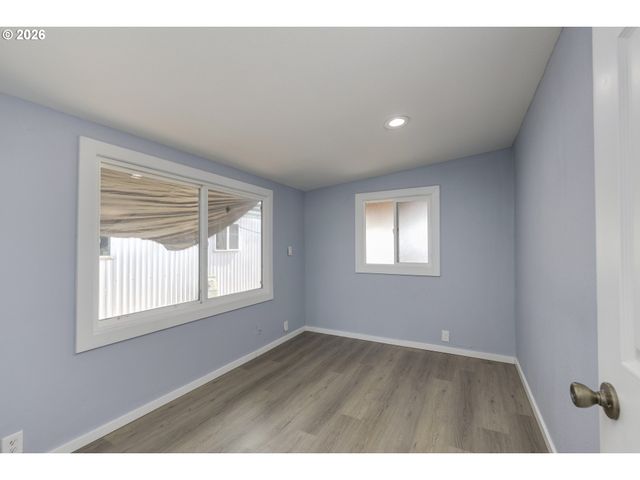 316 Sw BASELINE St 3, Hillsboro, OR 97123