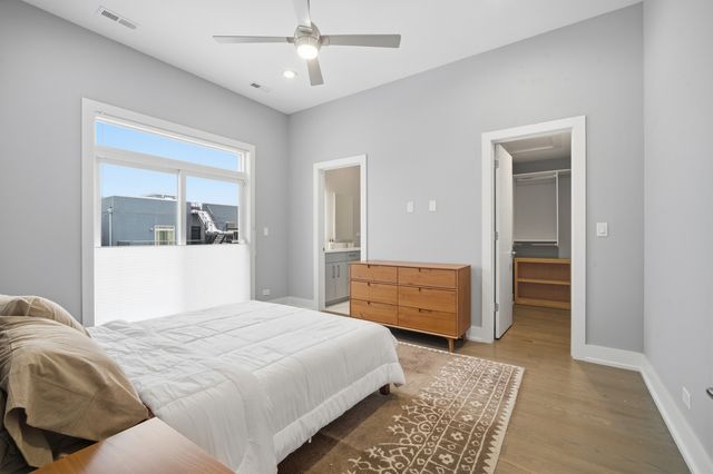 725 W 17th Street 3, Chicago, IL 60616