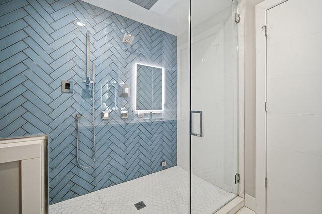 725 W 17th Street 3, Chicago, IL 60616