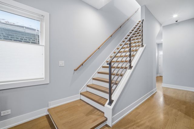 725 W 17th Street 3, Chicago, IL 60616