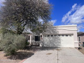 241 E Corte Rancho Encanto, Sahuarita, AZ 85629