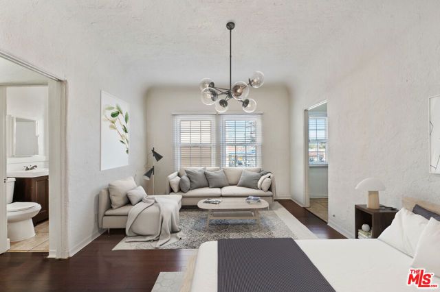 5320 W Olympic Boulevard 8, Los Angeles, CA 90036